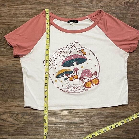 Ruby & Lace Cropped Short Sleeve Shirt Growing Mushroom Butterfly White Mauve XL - Picture 8 of 9